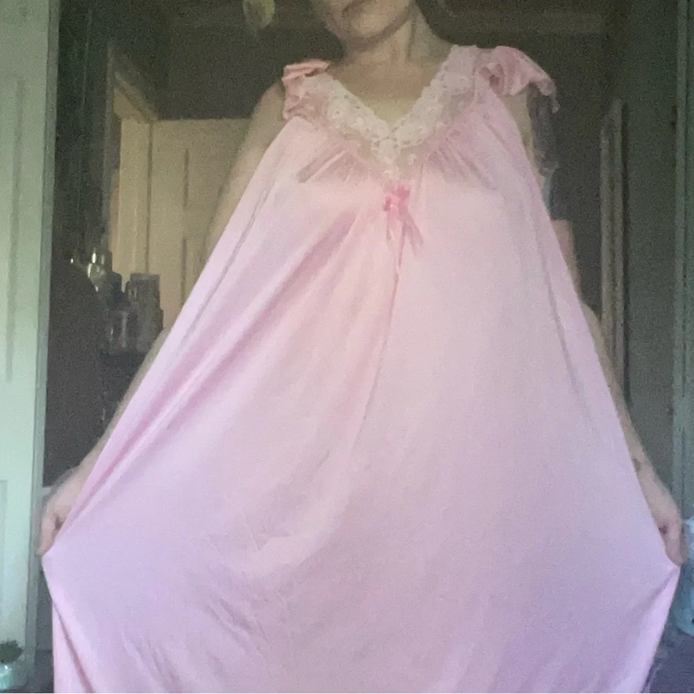 🌸VINTAGE 80’s Full Length Pink Nightgown 🌸 - Picture 7 of 12